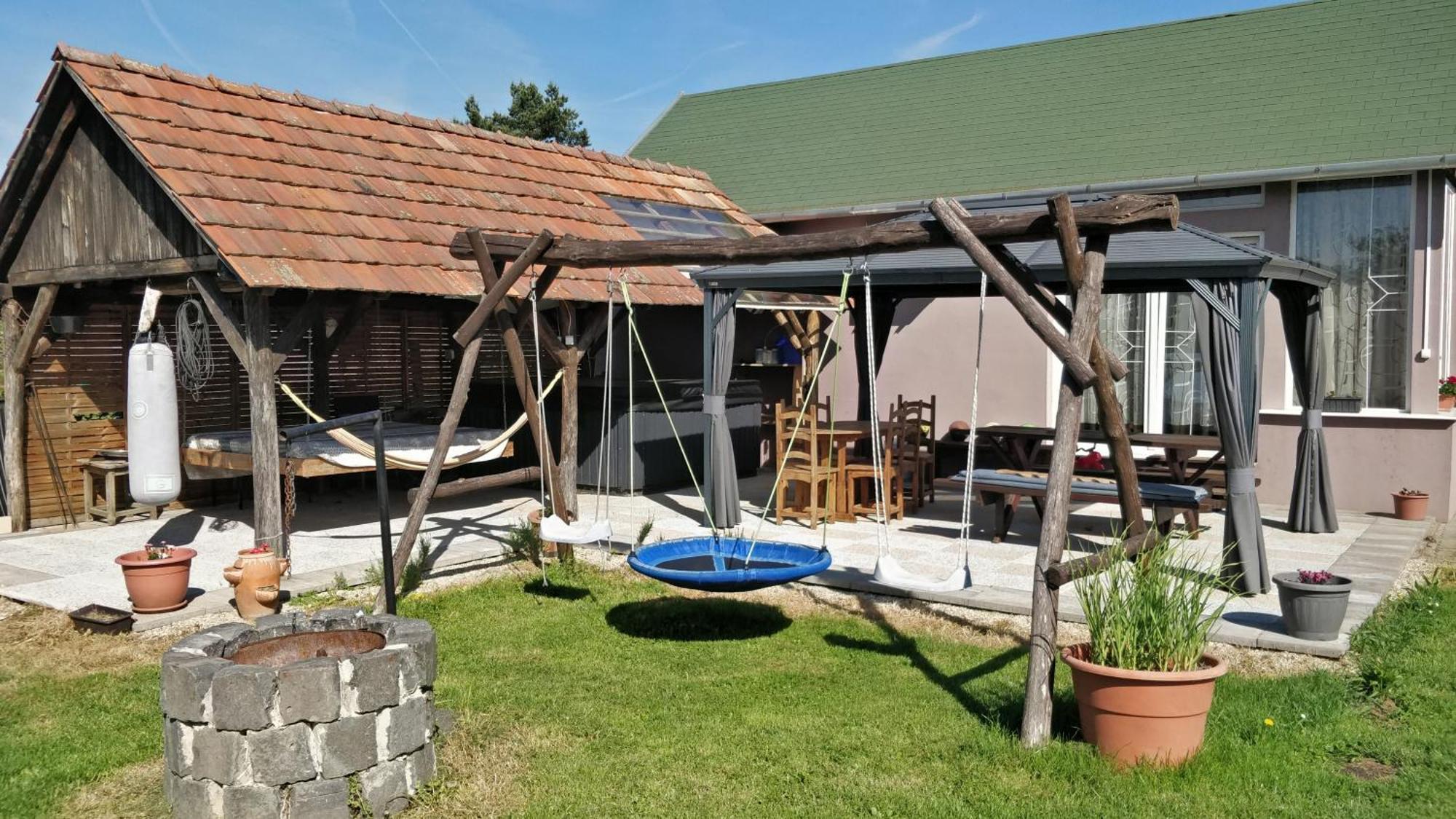 Apartmán Novakporta Vendeghaz Lakhegy Exteriér fotografie